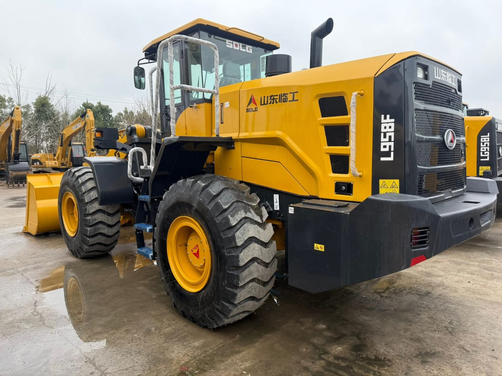 EARTHMOVING POWER
